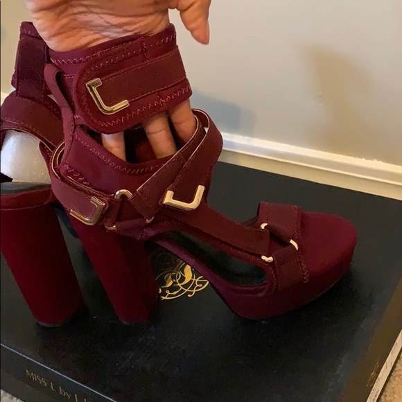 Heels - Picture 3 of 3